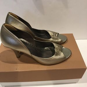 Like New Gianni Bini open toe 3" heels